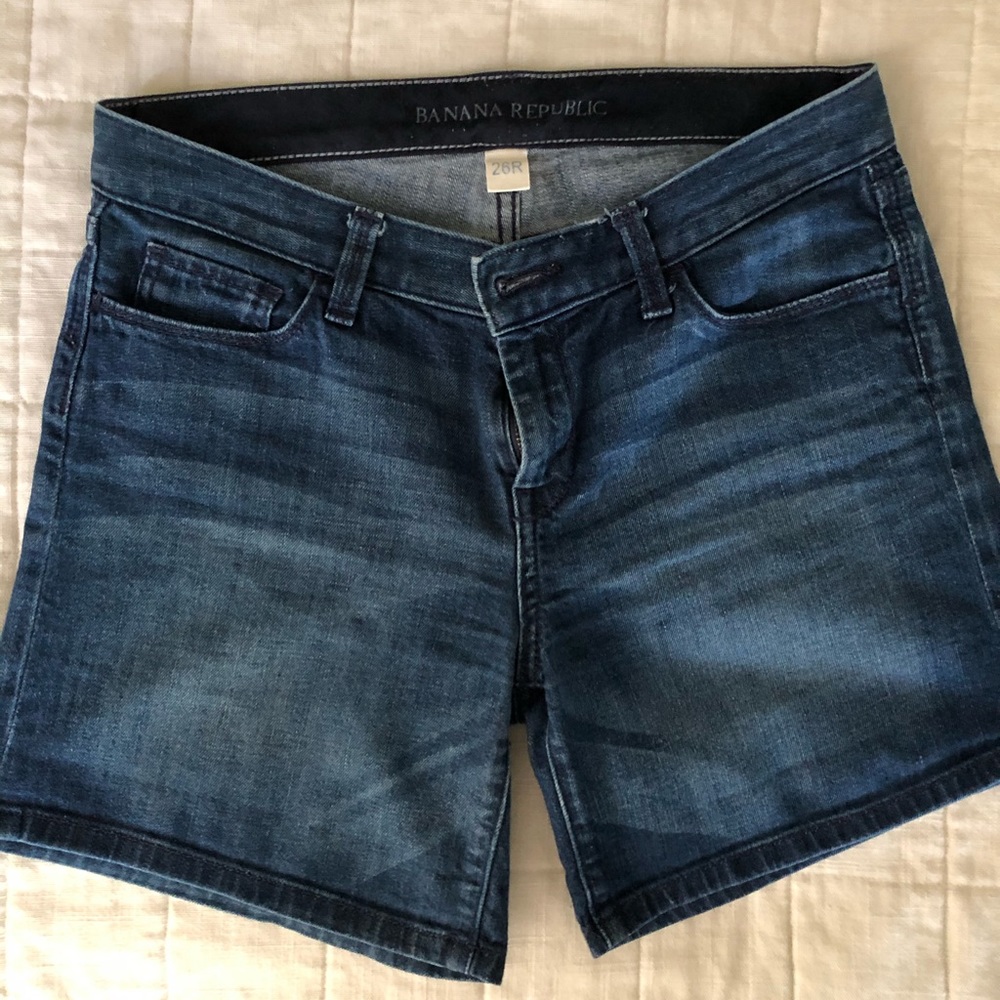 Banana republic denim shorts. Size 26R